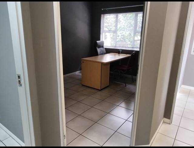 62M² OFFICE TO LET IN SONHEUWEL